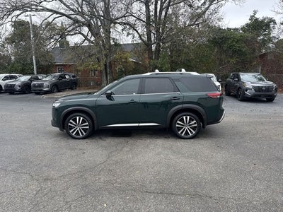 2024 Nissan Pathfinder Platinum