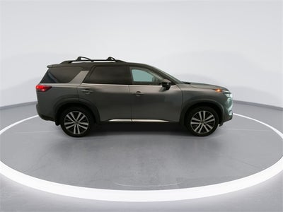 2022 Nissan Pathfinder Platinum
