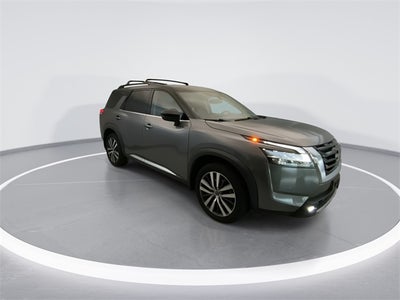 2022 Nissan Pathfinder Platinum