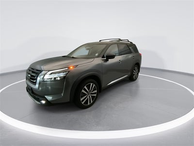 2022 Nissan Pathfinder Platinum