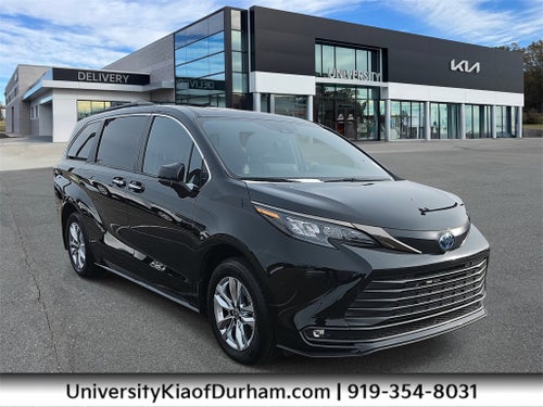 2023 Toyota Sienna Woodland Edition 7 Passenger