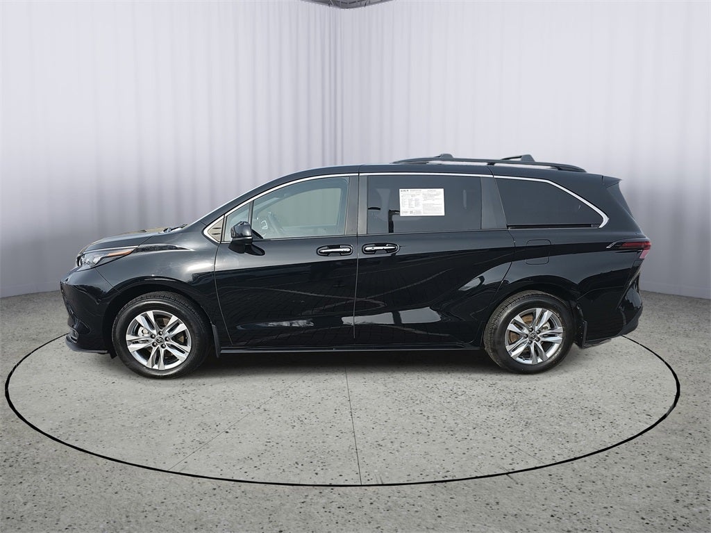 2023 Toyota Sienna Woodland Edition 7 Passenger