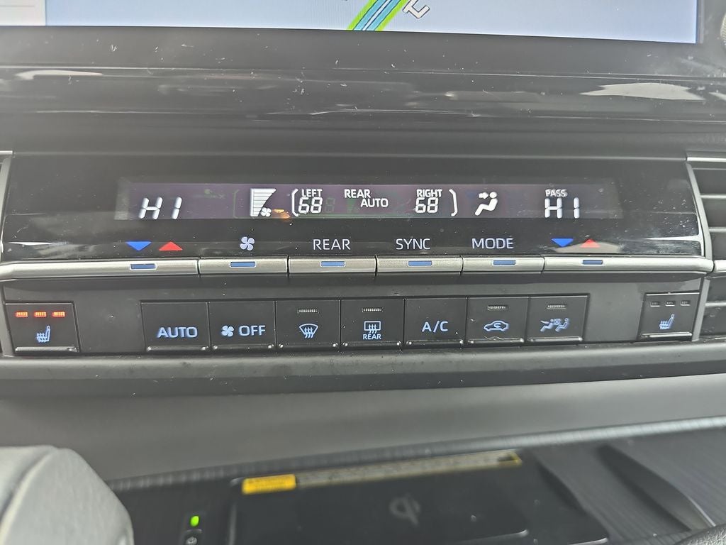 2023 Toyota Sienna Woodland Edition 7 Passenger