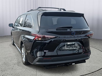 2023 Toyota Sienna Woodland Edition 7 Passenger