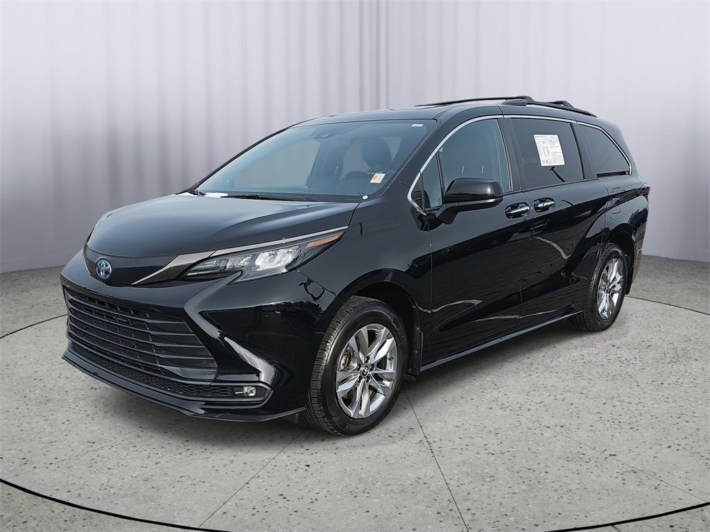 2023 Toyota Sienna Woodland Edition 7 Passenger