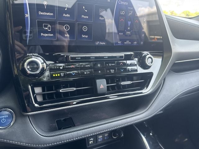 2022 Toyota Highlander Hybrid Platinum