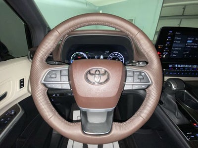 2023 Toyota Sienna Platinum 7 Passenger