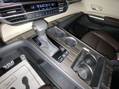 2023 Toyota Sienna Platinum 7 Passenger