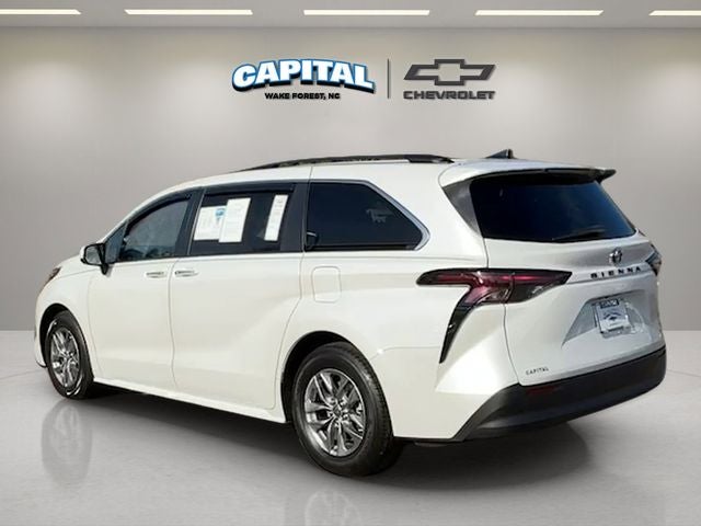 2023 Toyota Sienna XLE 8 Passenger