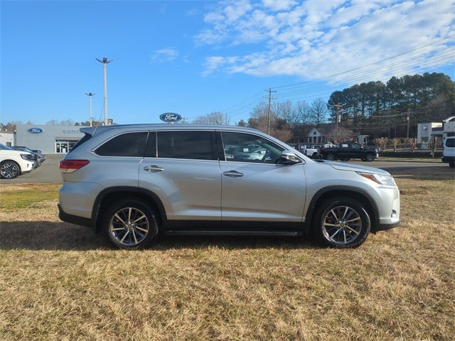 2019 Toyota Highlander Base