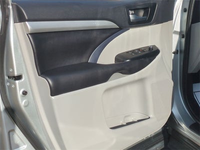 2019 Toyota Highlander Base