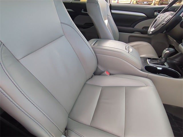 2019 Toyota Highlander Base