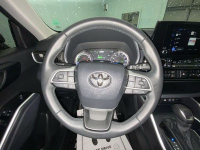 2025 Toyota Highlander Hybrid XLE
