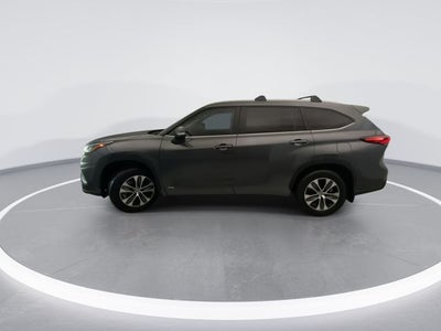 2025 Toyota Highlander Hybrid XLE