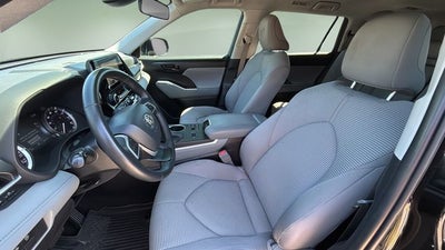 2024 Toyota Highlander LE