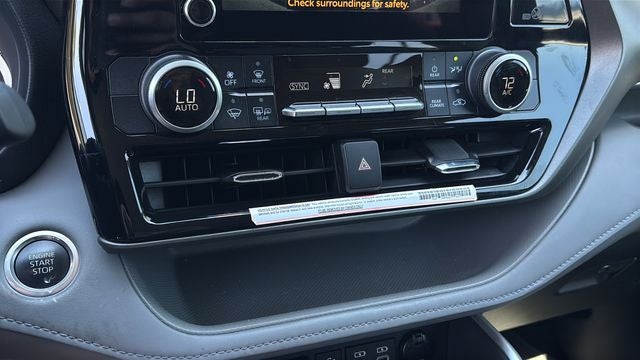 2024 Toyota Highlander LE