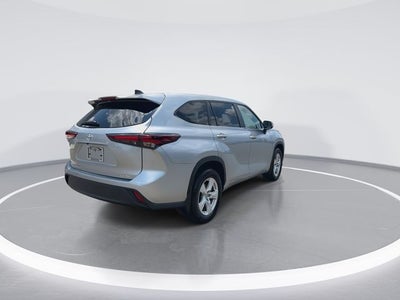 2024 Toyota Highlander LE