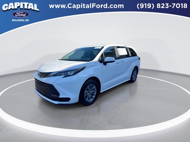 2024 Toyota Sienna LE 8 Passenger