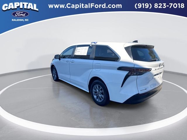 2024 Toyota Sienna LE 8 Passenger