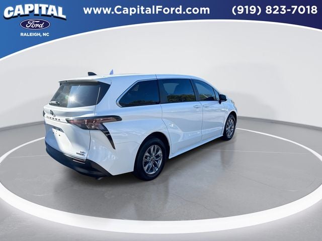 2024 Toyota Sienna LE 8 Passenger