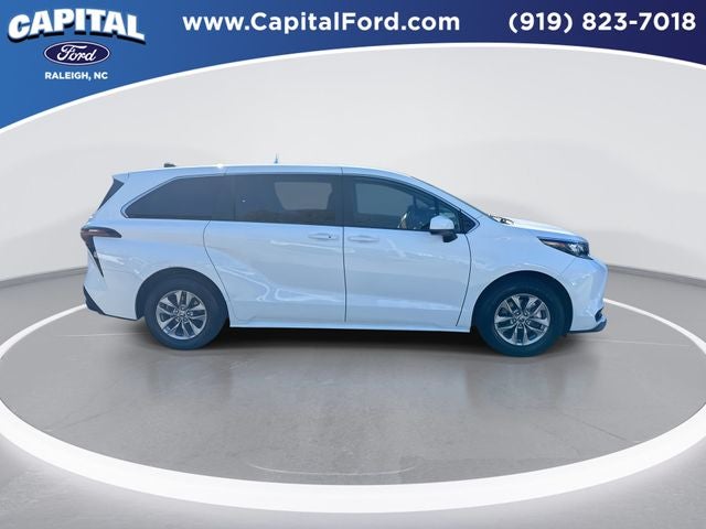 2024 Toyota Sienna LE 8 Passenger
