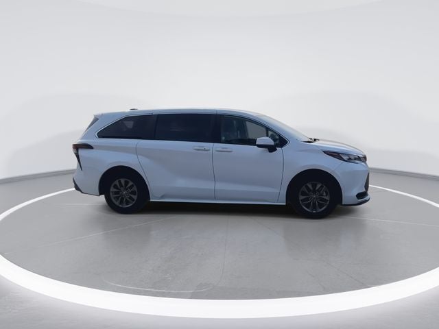 2024 Toyota Sienna LE 8 Passenger