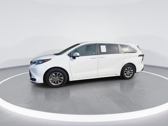 2024 Toyota Sienna LE 8 Passenger