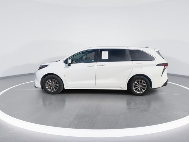 2024 Toyota Sienna LE 8 Passenger