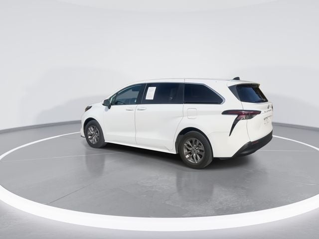2024 Toyota Sienna LE 8 Passenger