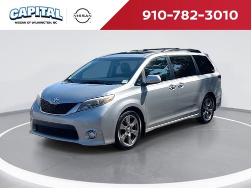2017 Toyota Sienna SE Premium 8 Passenger