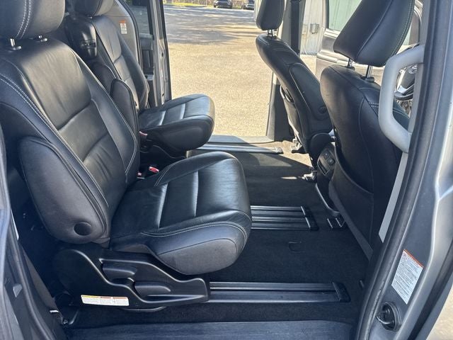 2017 Toyota Sienna SE Premium 8 Passenger