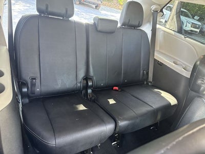 2017 Toyota Sienna SE Premium 8 Passenger
