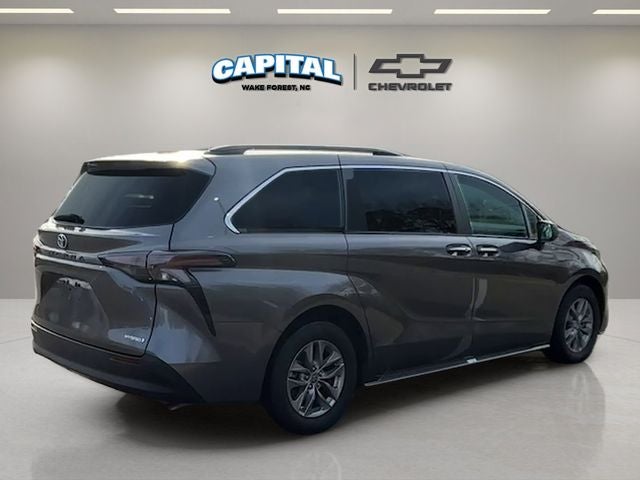 2024 Toyota Sienna XLE