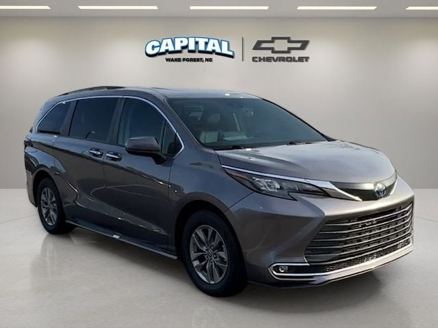 2024 Toyota Sienna XLE
