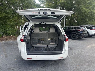 2018 Toyota Sienna XLE 8 Passenger