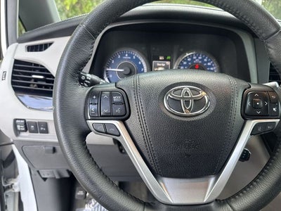 2018 Toyota Sienna XLE 8 Passenger