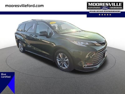 2022 Toyota Sienna Limited 7 Passenger