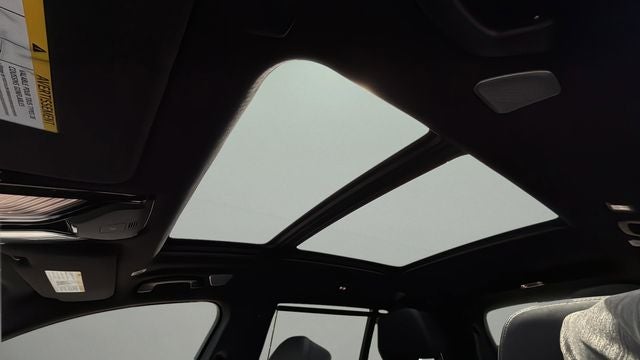 2023 BMW X7 M60i