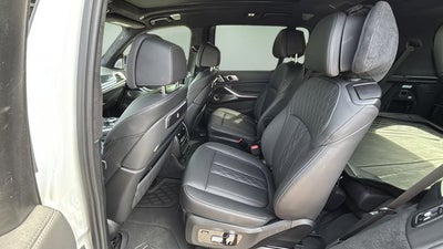 2023 BMW X7 M60i