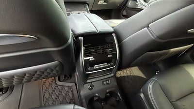 2023 BMW X7 M60i