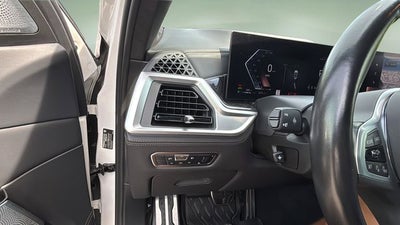 2023 BMW X7 M60i