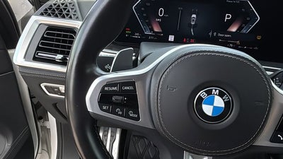 2023 BMW X7 M60i