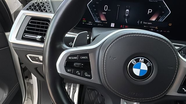 2023 BMW X7 M60i