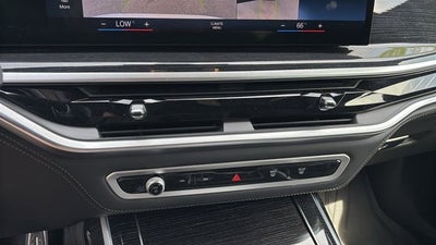 2023 BMW X7 M60i