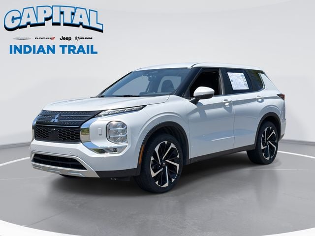 2024 Mitsubishi Outlander Base