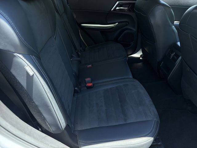 2024 Mitsubishi Outlander Base