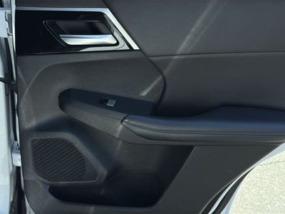 2024 Mitsubishi Outlander Base