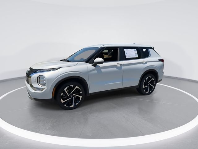 2024 Mitsubishi Outlander Base