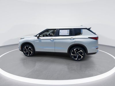 2024 Mitsubishi Outlander Base