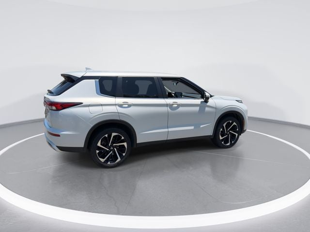 2024 Mitsubishi Outlander Base